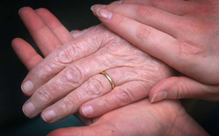 Convocados los Premios BRAVE para personas que cuidan voluntariamente de los pacientes