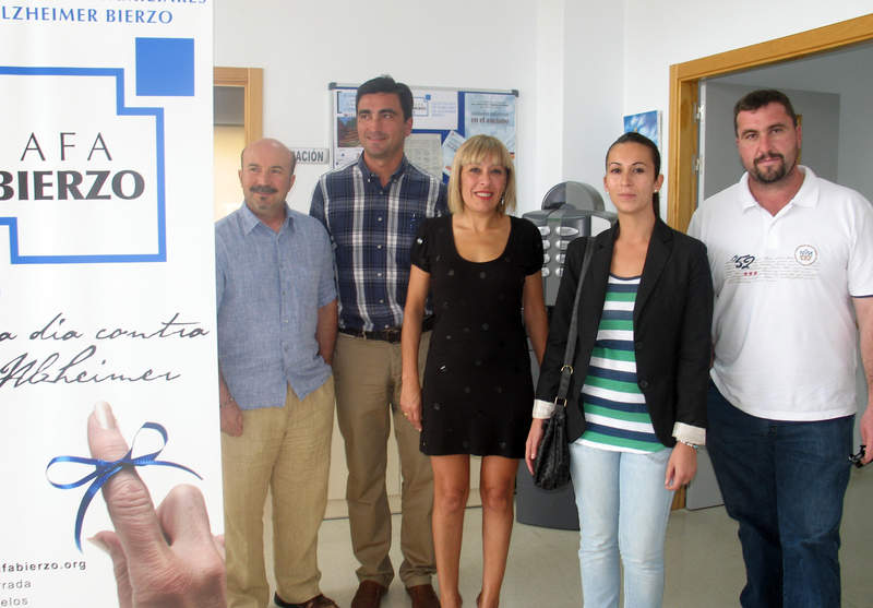 Nueva aula informática de AFA Bierzo para la estimulación de los pacientes con Alzheimer