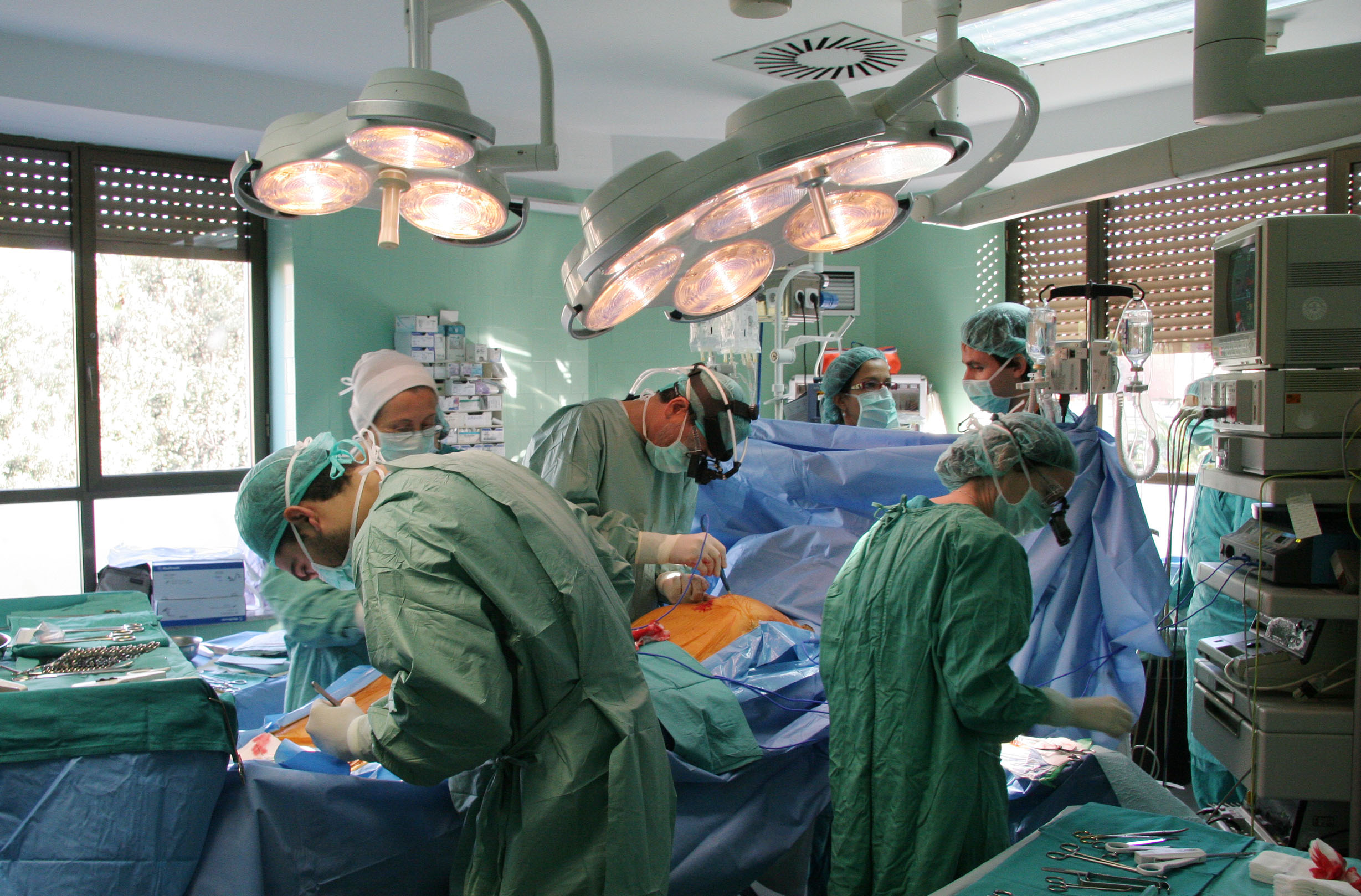 La crisis también recorta, hasta un 20%, la cirugía cardiaca