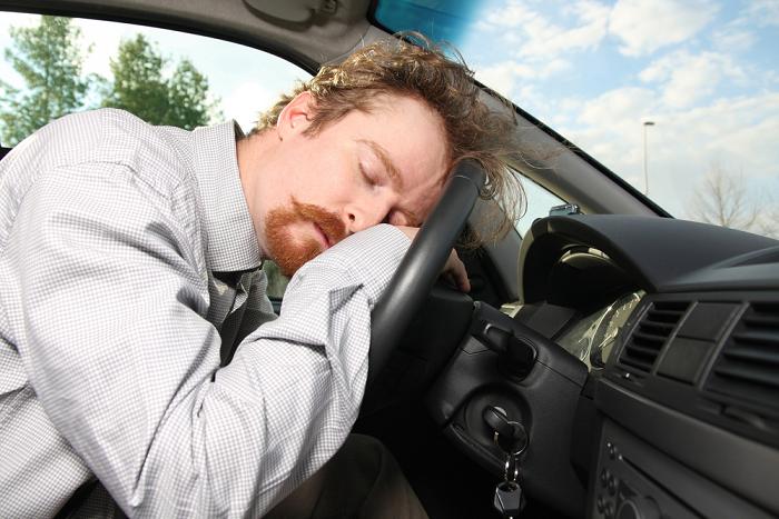 Los conductores somnolientos tienen el mismo riesgo de sufrir un accidente que los ebrios