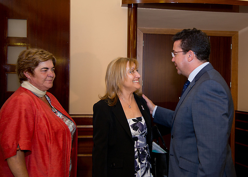 AOEx podrá disponer de los recursos del Parlamento de Extremadura para el desarrollo de sus actividades