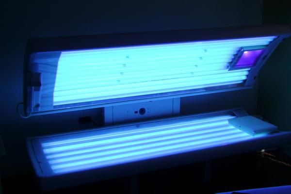 Las camas solares aumentan hasta el 87% el riesgo de melanomas