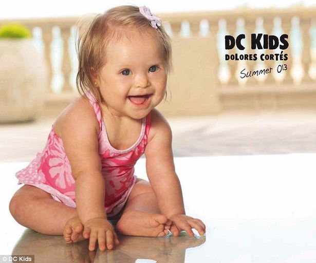Una niña con síndrome de Down, imagen en EE UU de la campaña de una firma española de ropa de baño
