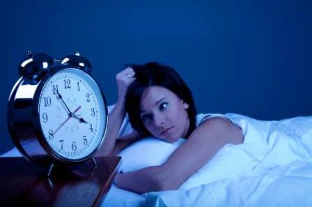 Los fumadores tienen más riesgo de insomnio, duermen peor y menos horas