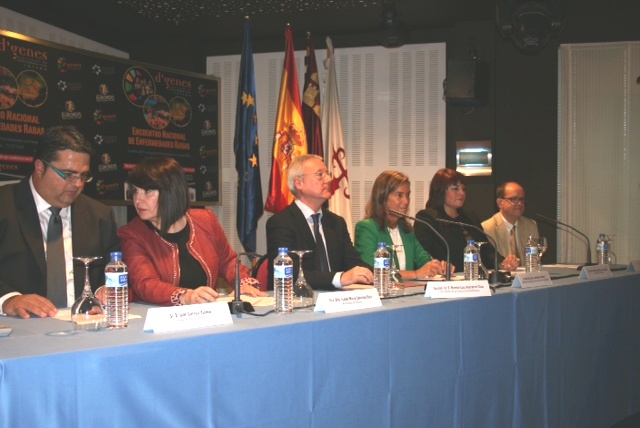 Ana Mato presenta las bases de la Estrategia en Enfermedades Raras