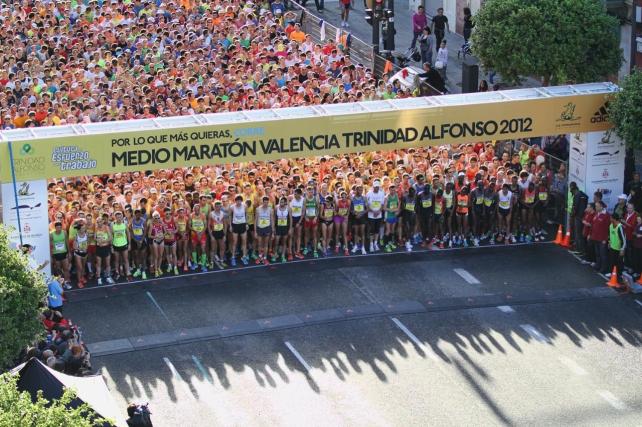 La Medio Maratón de Valencia recauda 11.017 euros para la Asociación Parkinson Valencia