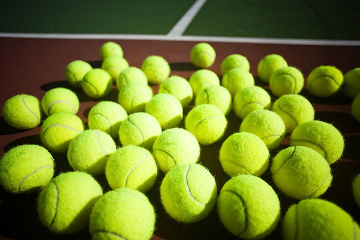 ASION coordinará cursos de tenis a niños y adolescentes con cáncer