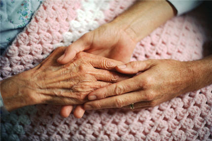 CEAFA editará un manual de consejos para cuidadores de enfermos de Alzheimer