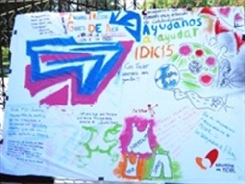 Llega a Madrid la pancarta solidaria de FEDER con las enfermedades raras