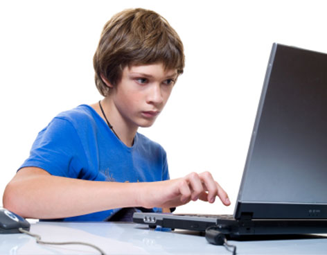 Los adolescentes españoles, los más adictos a Internet de la Unión Europea