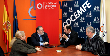 COCEMFE y Fundación Vodafone promoverán la inserción laboral de personas con discapacidad