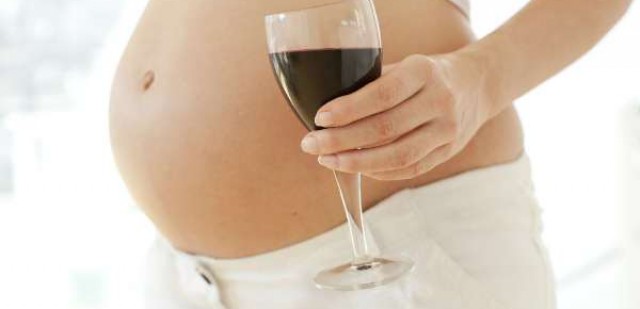 El abuso del alcohol por las madres, culpable del 17% de muertes súbitas en lactantes
