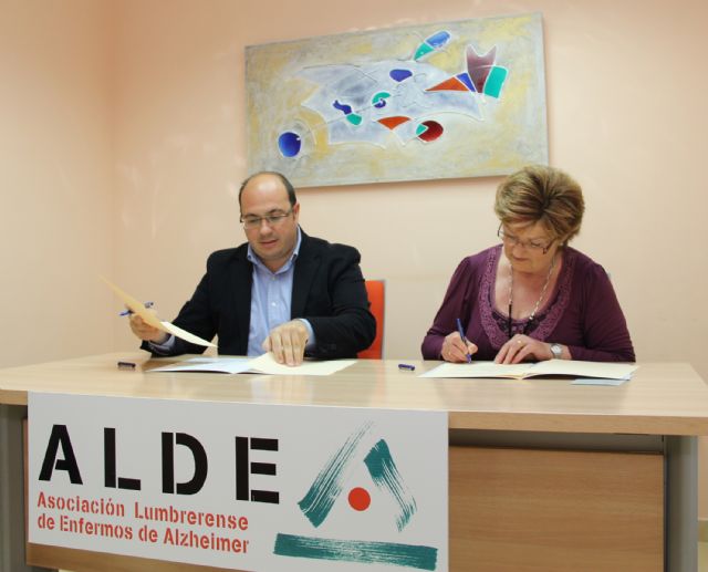 Convenio para la mejora de la calidad de vida de los enfermos de Alzheimer de Puerto Lumbreras