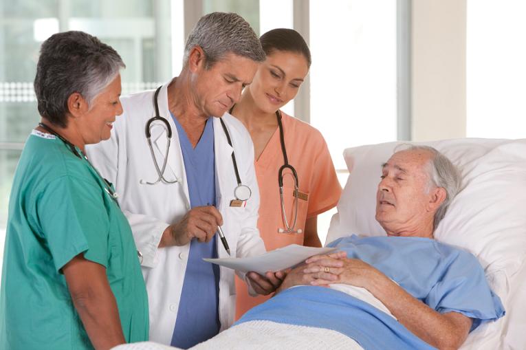 Médicos y enfermeros, las profesiones más valoradas por los españoles