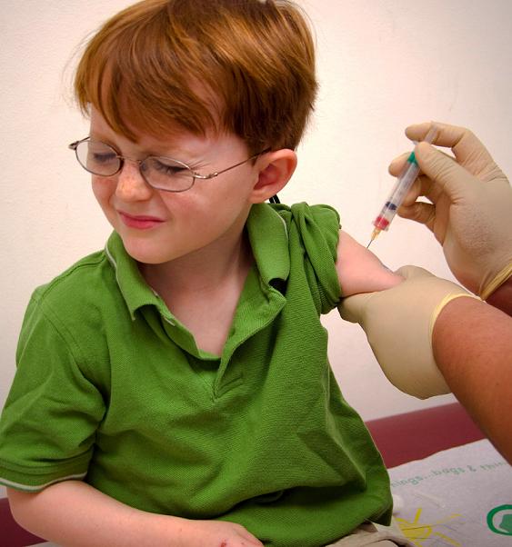 Los pediatras consideran «inadecuado» el calendario vacunal de Sanidad
