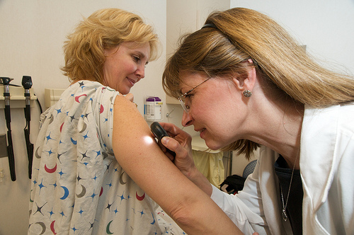 El Día del melanoma se celebra bajo el lema ‘El cáncer de piel se puede ver’