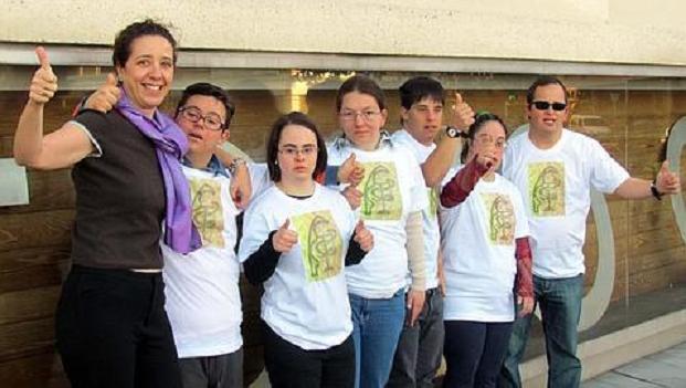 Jóvenes de Amidown colaboran como auxiliares en el Congreso de FEFE en León