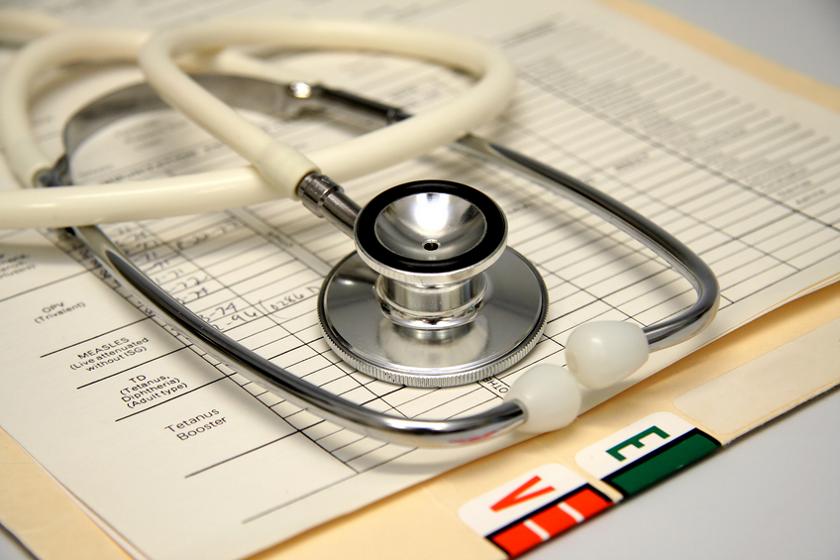 Los españoles, recelosos a la hora de facilitar su historial médico