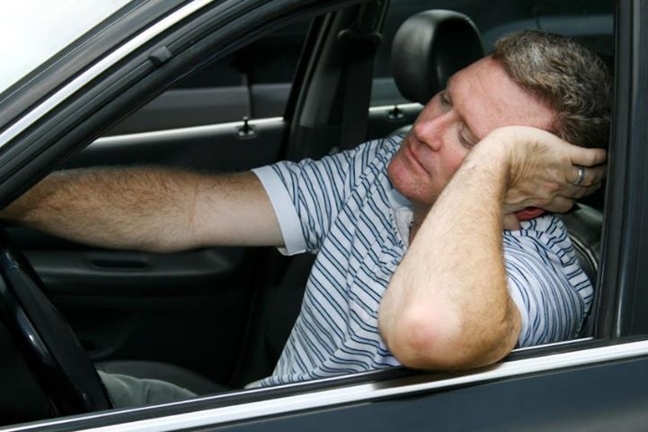 Consejos para reducir el riesgo de accidentes viales de los conductores con cefalea