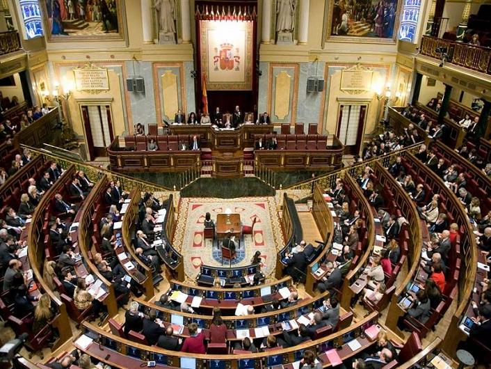 El Congreso insta al Gobierno a acordar la participación de los pacientes