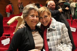 María Dolores Dorado e Isabel Rolán, presidenta de la AOEx