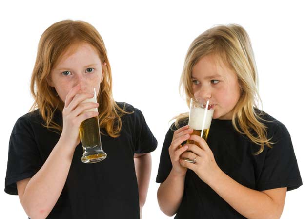 La edad de inicio en el consumo de alcohol en España baja a los 13 años