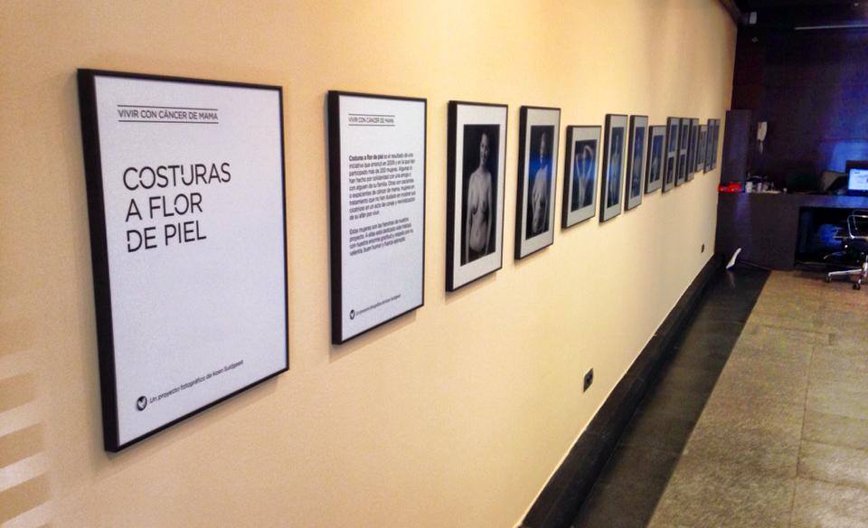 Exposición ‘Costuras a flor de piel’ para concienciar sobre el cáncer de mama