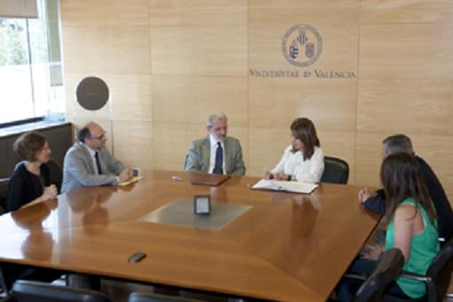 Convenio de FEDER y la UV para la enseñanza e investigación de las ER