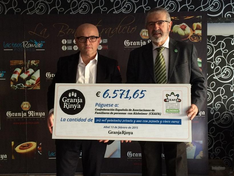 Granja Rinya dona a CEAFA los 6.751 euros de la venta de su queso solidario