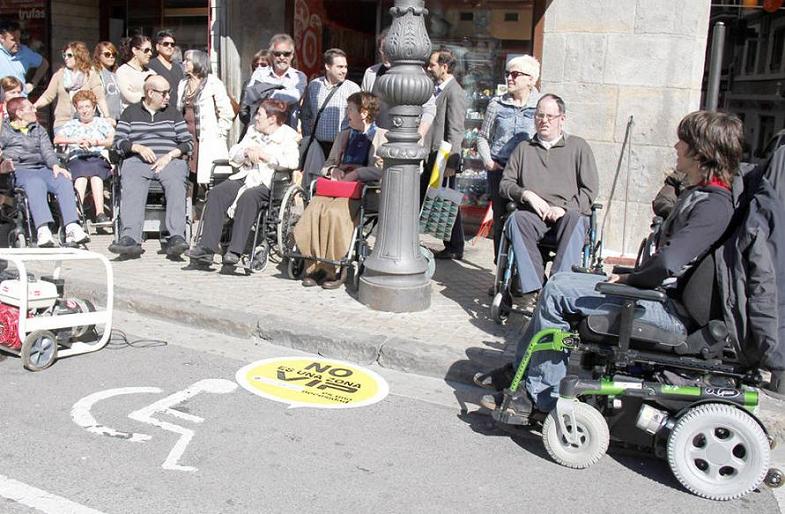 Campaña ‘No es una zona VIP, es una necesidad’ de COCEMFE Navarra