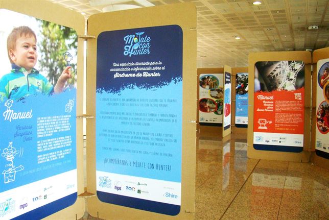 Exposición fotográfica ‘Mójate con Hunter’ en el Aeropuerto de Barcelona