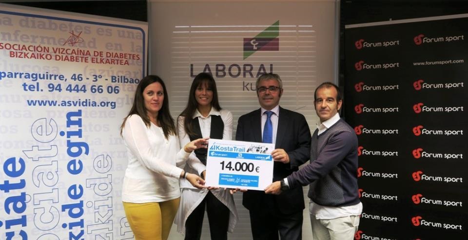 ASVIDIA recibe los 14.000 euros recaudados en la Kosta Trail