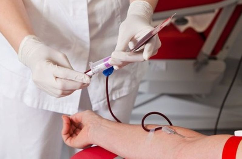 Campaña para aumentar las donaciones de sangre antes de las navidades