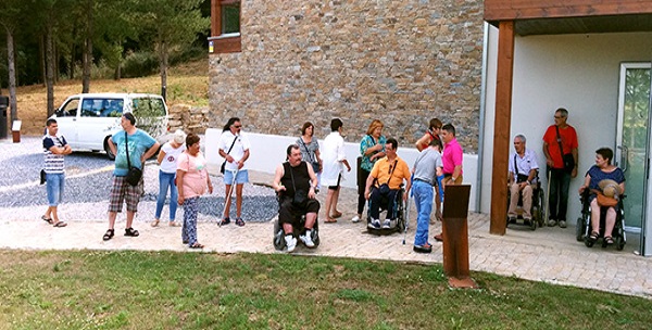 Servicio de transporte adaptado de AMBI en la comarca del Bierzo