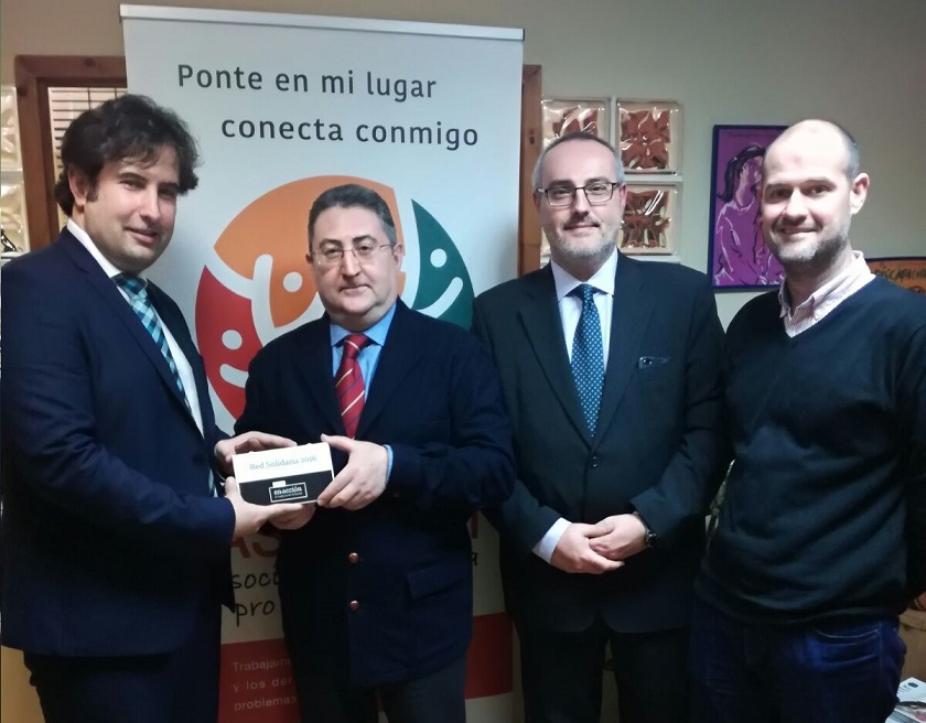 Donación de 6.994 euros de Bankia a la Asociación Cántabra Pro Salud Mental