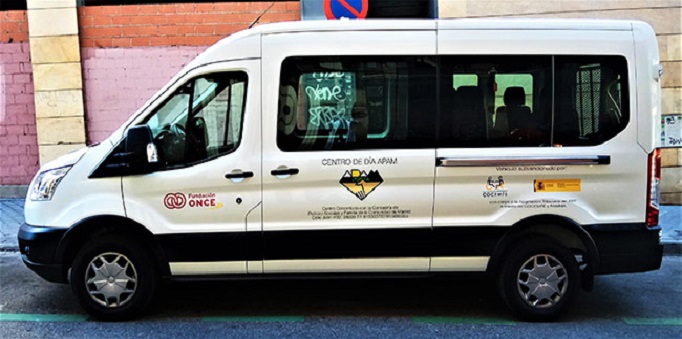 Servicio de transporte adaptado para personas con discapacidad de APAM