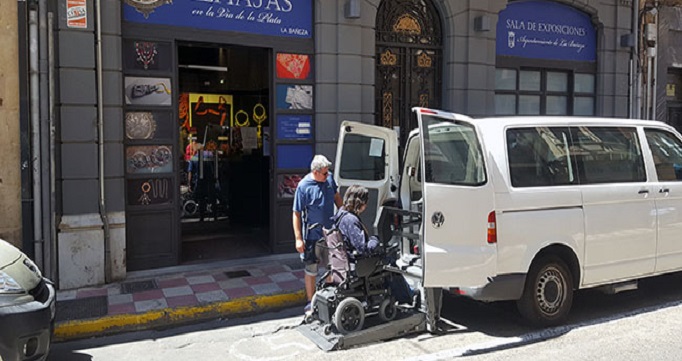 ‘Transporte y acompañamiento para el fomento de la autonomía’ de AMBI