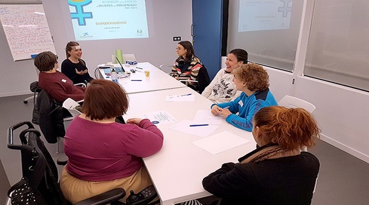 Programa para la inserción laboral de mujeres con discapacidad de COCEMFE