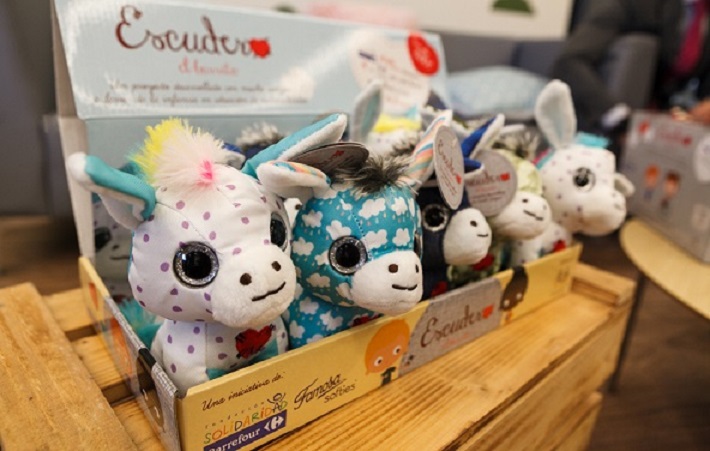 Peluche solidario ‘Escudero 2.0’ a beneficio de la infancia con discapacidad