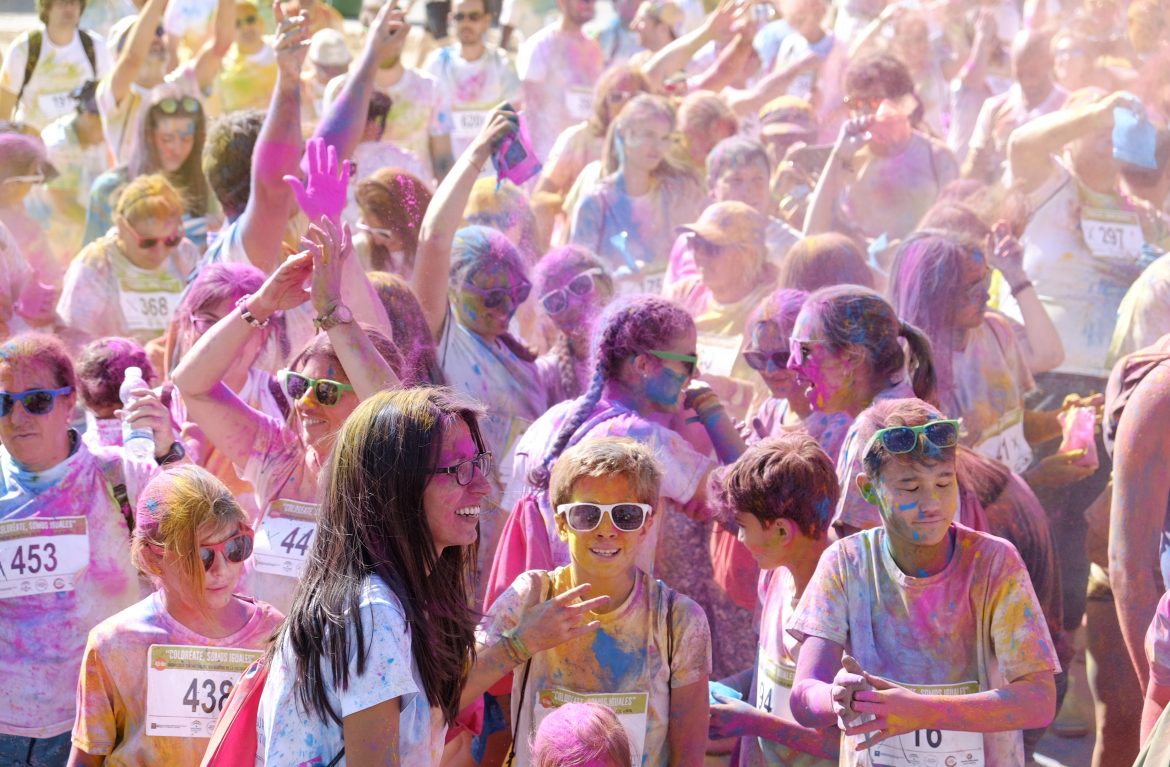 Vuelve la Carrera del Color sevillana