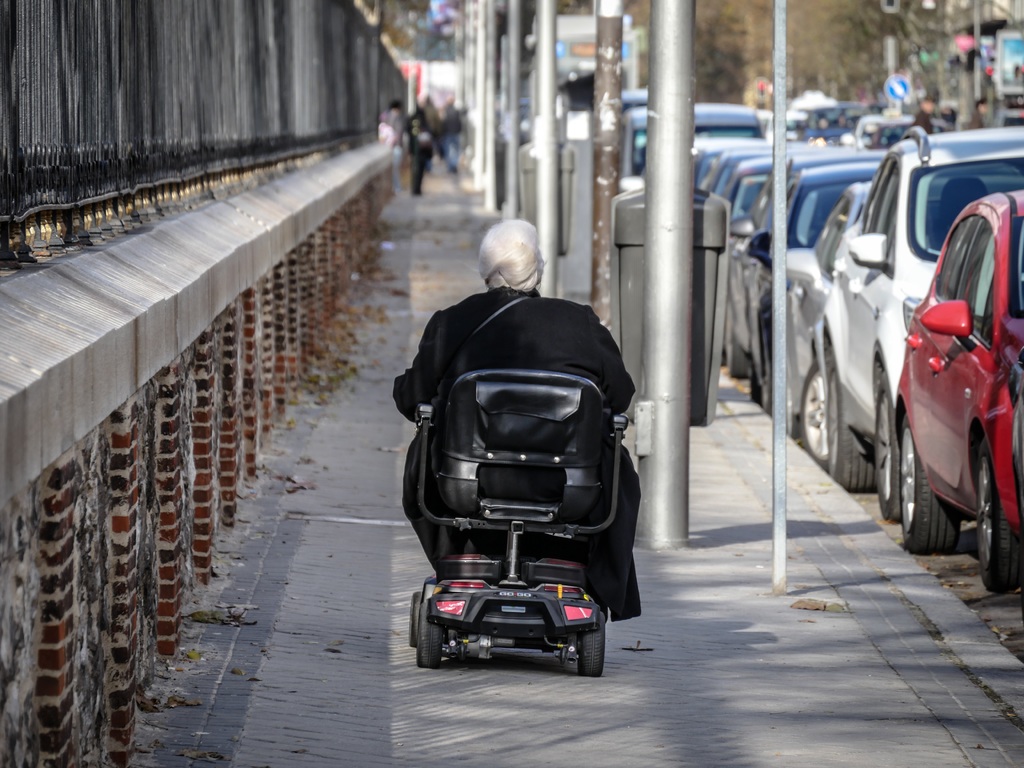Escúteres y sillas eléctricas podrán viajar en cualquier medio de transporte