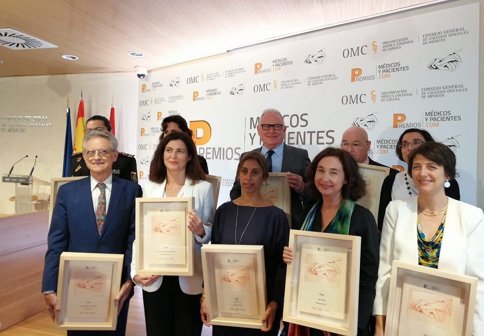 Los médicos reconocen la labor de la AECC y de SALUD MENTAL España