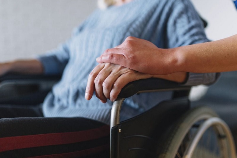 Impacto de la COVID-19 en mujeres mayores con discapacidad institucionalizadas