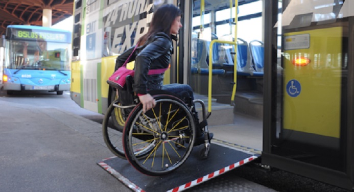 ¿Problemas con la accesibilidad en el transporte público de Madrid? FAMMA-Cocemfe te ayuda a reclamar