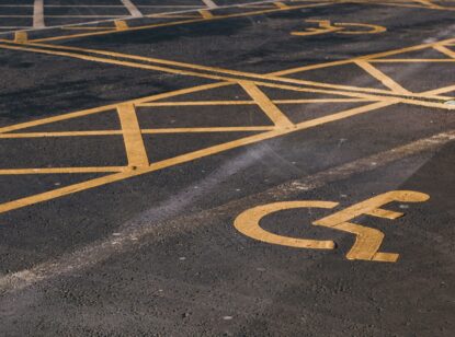 Alerta: uso fraudulento de las tarjetas de estacionamiento para personas con movilidad reducida