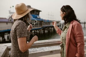 ‘Te Toca’, una campaña que anima a las mujeres a mirar su vulva tras la menopausia