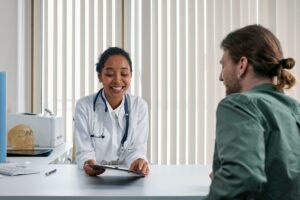 Hepatitis delta: entre el 30-50% de pacientes presenta cirrosis en el momento del diagnóstico