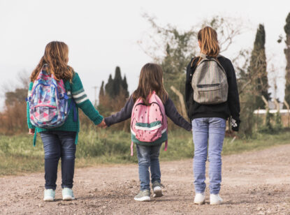 Las niñas de entre 5 y 14 años registran 2,6 veces más ingresos por deformidades de columna que los niños